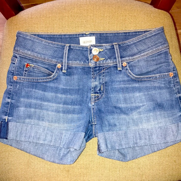 Hudson 24 x 3.5” Croxley Cuff Shorts in Polly distressed stretch denim jean EUC - Picture 5 of 12